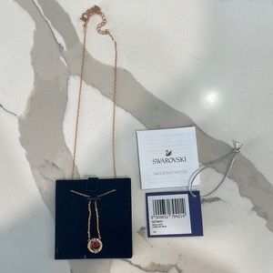 BRAND NEW NEVER WORN Swarovski sparkling dance round necklace